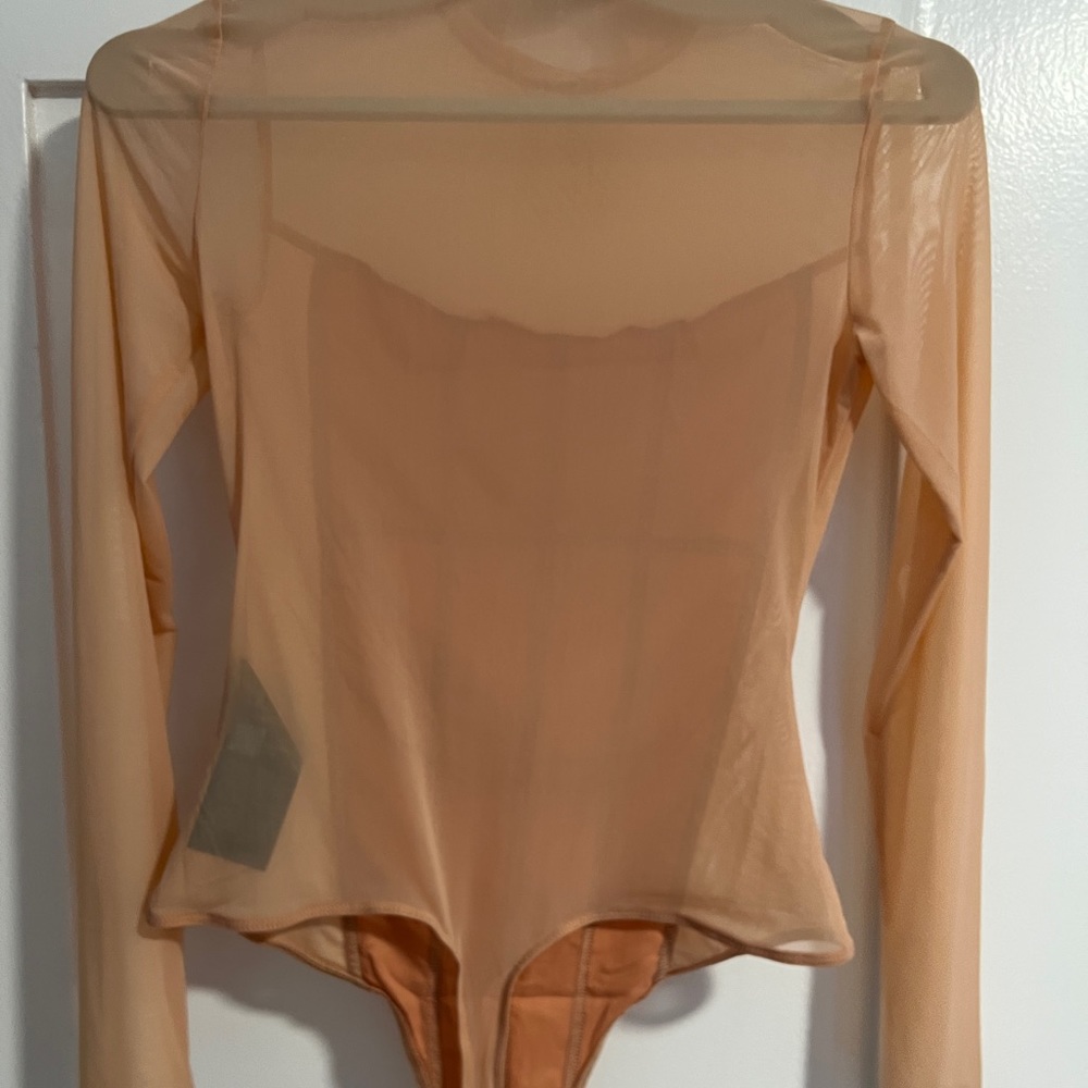 Guess bodysuit size M blush pink satin front mesh - Picture 9 of 9
